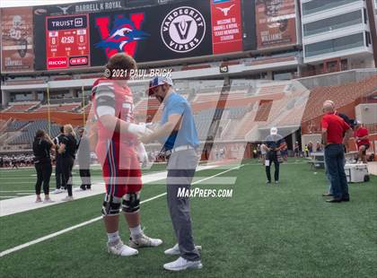 Thumbnail 1 in Westlake v Vandergrift (UIL 6A DII Region 4 Championship) photogallery.