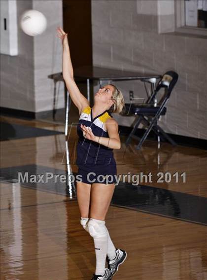 Thumbnail 2 in Morristown-Hamblen West vs Seymour photogallery.