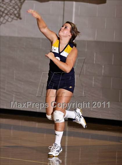 Thumbnail 2 in Morristown-Hamblen West vs Seymour photogallery.