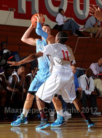 Thumbnail 2 in Leuzinger vs. Sylmar (Rose City Roundball Classic) photogallery.