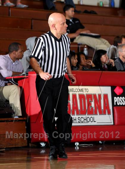 Thumbnail 3 in Leuzinger vs. Sylmar (Rose City Roundball Classic) photogallery.
