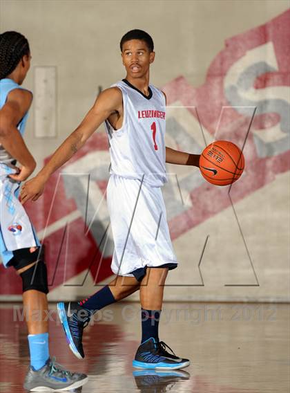 Thumbnail 2 in Leuzinger vs. Sylmar (Rose City Roundball Classic) photogallery.