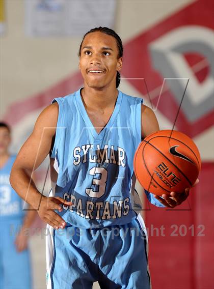 Thumbnail 1 in Leuzinger vs. Sylmar (Rose City Roundball Classic) photogallery.
