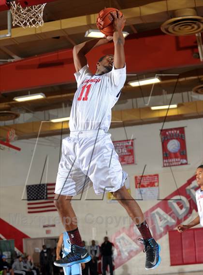Thumbnail 3 in Leuzinger vs. Sylmar (Rose City Roundball Classic) photogallery.