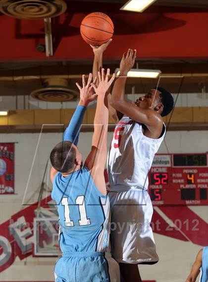 Thumbnail 3 in Leuzinger vs. Sylmar (Rose City Roundball Classic) photogallery.
