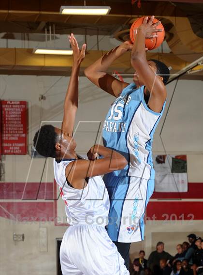 Thumbnail 2 in Leuzinger vs. Sylmar (Rose City Roundball Classic) photogallery.