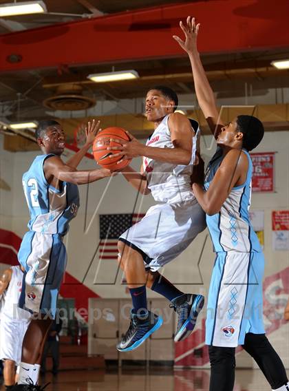 Thumbnail 3 in Leuzinger vs. Sylmar (Rose City Roundball Classic) photogallery.