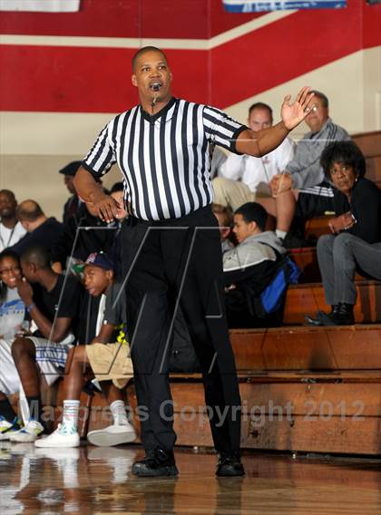 Thumbnail 3 in Leuzinger vs. Sylmar (Rose City Roundball Classic) photogallery.