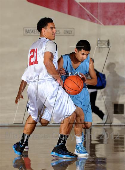 Thumbnail 3 in Leuzinger vs. Sylmar (Rose City Roundball Classic) photogallery.