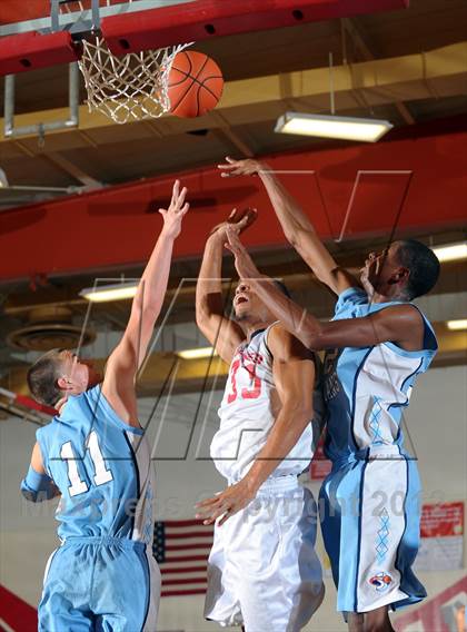 Thumbnail 3 in Leuzinger vs. Sylmar (Rose City Roundball Classic) photogallery.