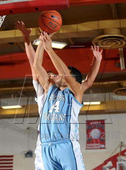 Thumbnail 3 in Leuzinger vs. Sylmar (Rose City Roundball Classic) photogallery.