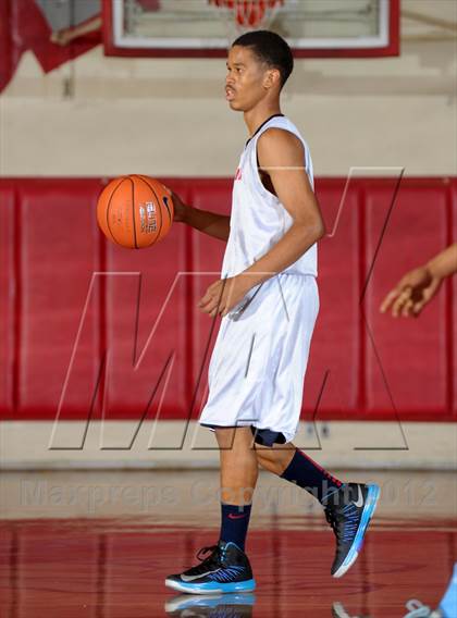 Thumbnail 2 in Leuzinger vs. Sylmar (Rose City Roundball Classic) photogallery.