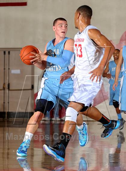 Thumbnail 3 in Leuzinger vs. Sylmar (Rose City Roundball Classic) photogallery.