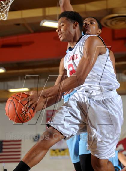 Thumbnail 2 in Leuzinger vs. Sylmar (Rose City Roundball Classic) photogallery.