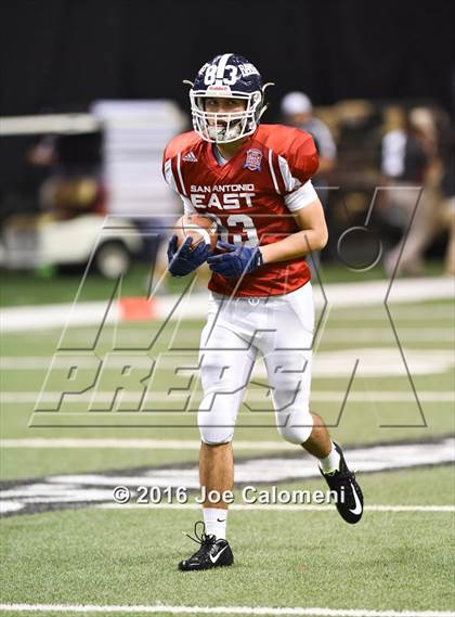 Thumbnail 3 in San Antonio All-Star Game (Alamodome) photogallery.