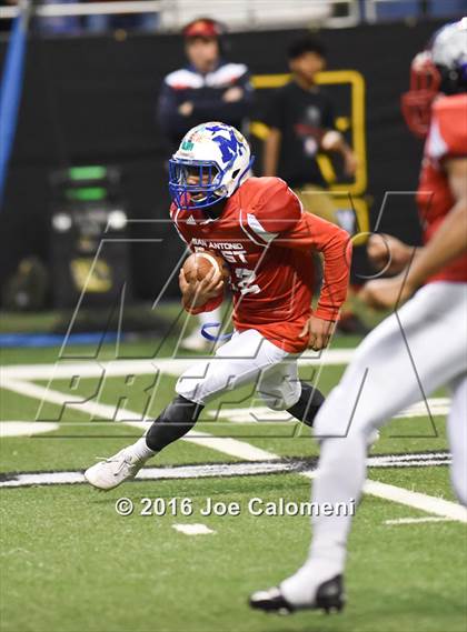 Thumbnail 1 in San Antonio All-Star Game (Alamodome) photogallery.