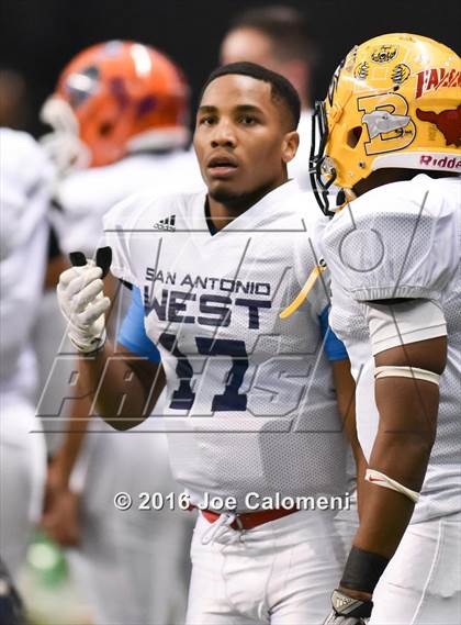 Thumbnail 3 in San Antonio All-Star Game (Alamodome) photogallery.