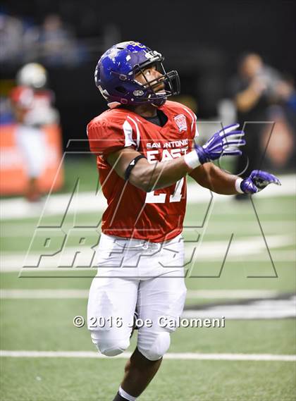 Thumbnail 3 in San Antonio All-Star Game (Alamodome) photogallery.