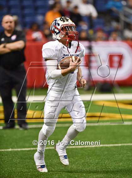 Thumbnail 3 in San Antonio All-Star Game (Alamodome) photogallery.