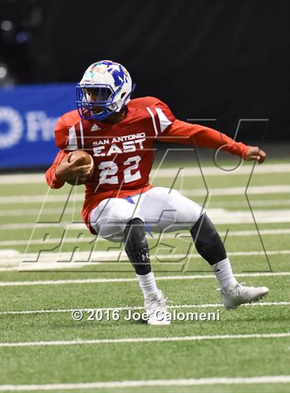 Thumbnail 2 in San Antonio All-Star Game (Alamodome) photogallery.