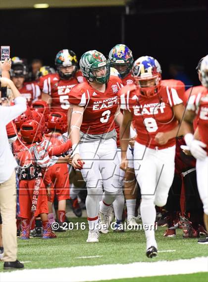 Thumbnail 1 in San Antonio All-Star Game (Alamodome) photogallery.