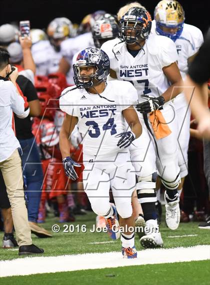 Thumbnail 2 in San Antonio All-Star Game (Alamodome) photogallery.