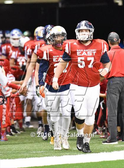 Thumbnail 3 in San Antonio All-Star Game (Alamodome) photogallery.