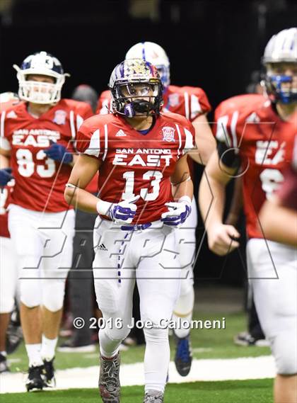Thumbnail 1 in San Antonio All-Star Game (Alamodome) photogallery.