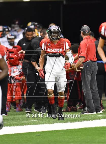 Thumbnail 3 in San Antonio All-Star Game (Alamodome) photogallery.