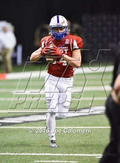 Thumbnail 2 in San Antonio All-Star Game (Alamodome) photogallery.