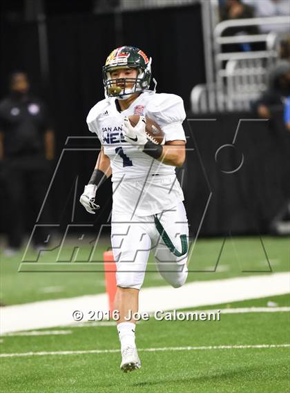 Thumbnail 3 in San Antonio All-Star Game (Alamodome) photogallery.