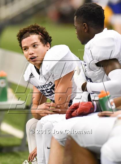 Thumbnail 3 in San Antonio All-Star Game (Alamodome) photogallery.