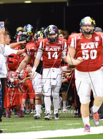 Thumbnail 2 in San Antonio All-Star Game (Alamodome) photogallery.
