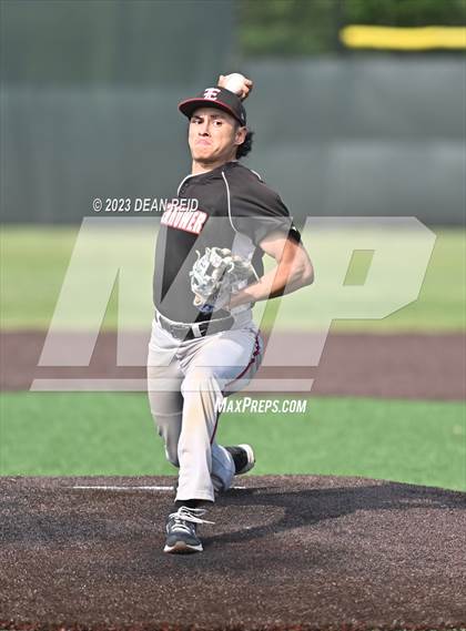 Thumbnail 2 in Blue Island Eisenhower vs Providence Catholic (IHSA 4A Regional Semifinal) photogallery.