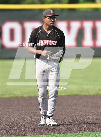 Thumbnail 1 in Blue Island Eisenhower vs Providence Catholic (IHSA 4A Regional Semifinal) photogallery.