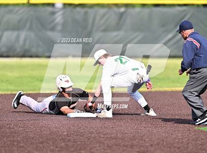 Thumbnail 2 in Blue Island Eisenhower vs Providence Catholic (IHSA 4A Regional Semifinal) photogallery.