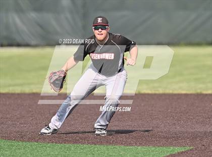 Thumbnail 2 in Blue Island Eisenhower vs Providence Catholic (IHSA 4A Regional Semifinal) photogallery.