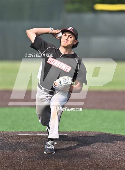 Thumbnail 3 in Blue Island Eisenhower vs Providence Catholic (IHSA 4A Regional Semifinal) photogallery.