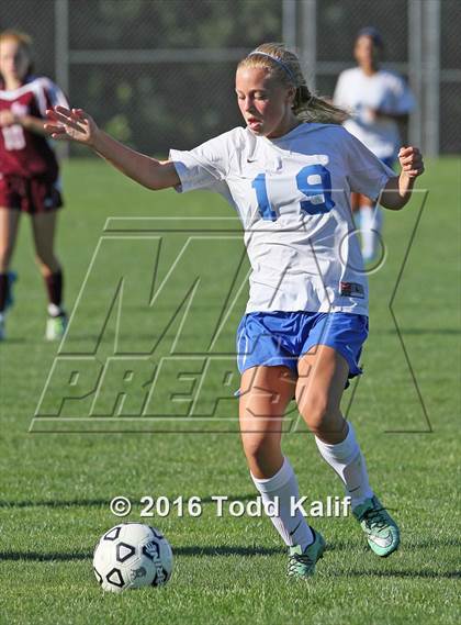 Thumbnail 3 in Glastonbury vs. South Windsor photogallery.