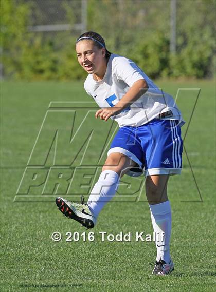 Thumbnail 3 in Glastonbury vs. South Windsor photogallery.