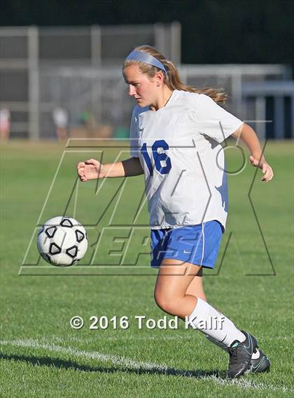 Thumbnail 2 in Glastonbury vs. South Windsor photogallery.