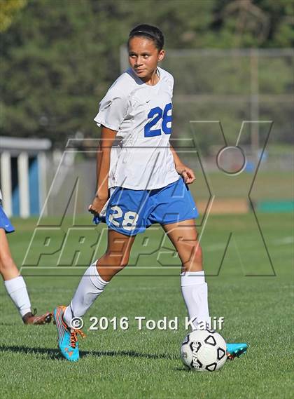 Thumbnail 1 in Glastonbury vs. South Windsor photogallery.