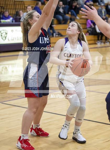 Thumbnail 1 in Clayton vs Unity (Clayton Holiday Classic) photogallery.