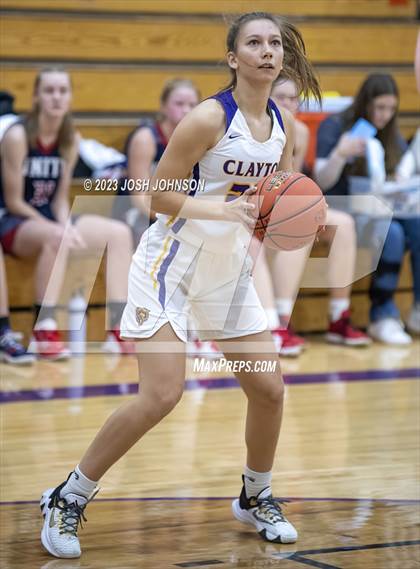 Thumbnail 2 in Clayton vs Unity (Clayton Holiday Classic) photogallery.