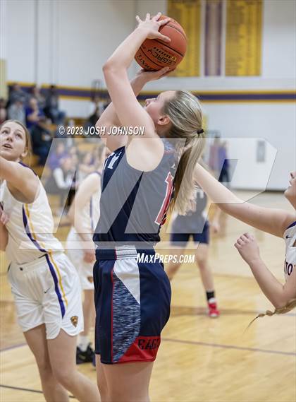 Thumbnail 1 in Clayton vs Unity (Clayton Holiday Classic) photogallery.
