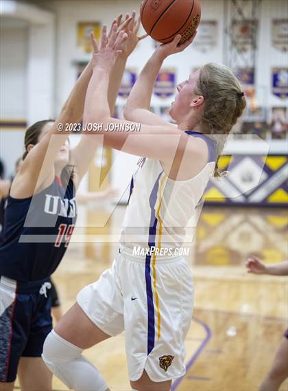 Thumbnail 3 in Clayton vs Unity (Clayton Holiday Classic) photogallery.