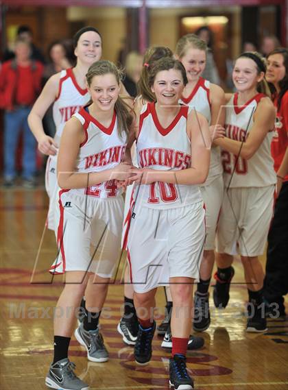 Thumbnail 1 in Colby vs. Colfax (WIAA D4 Sectional Final) photogallery.