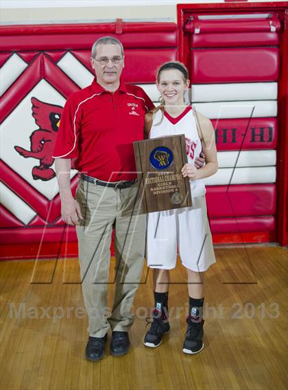 Thumbnail 1 in Colby vs. Colfax (WIAA D4 Sectional Final) photogallery.