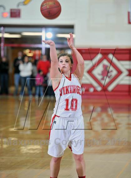 Thumbnail 1 in Colby vs. Colfax (WIAA D4 Sectional Final) photogallery.