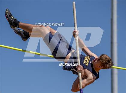 Thumbnail 2 in Bill Summa Invitational photogallery.